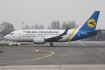 Boeing 737-528