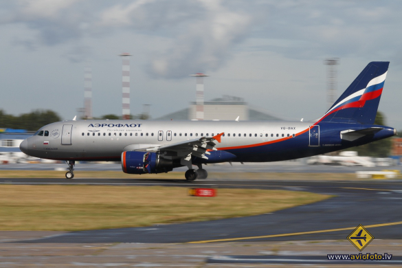 Airbus A320-214