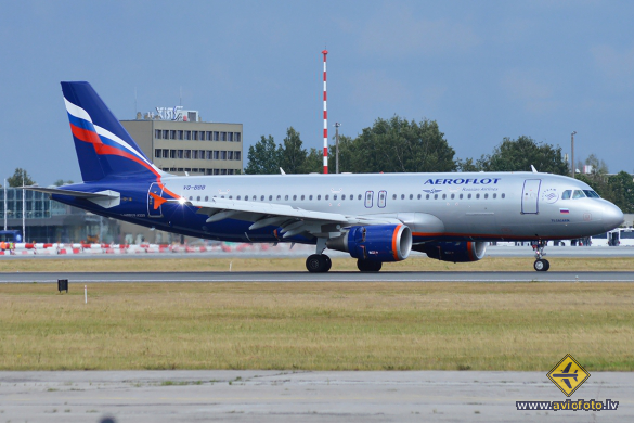 Airbus A320-214