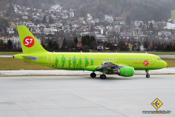 Airbus A320-214
