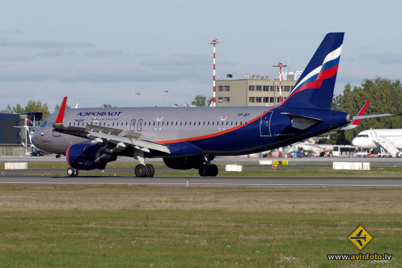 Airbus A320-214