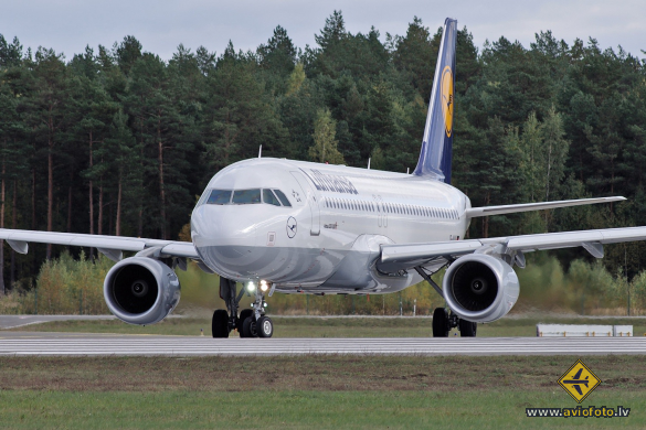 Airbus A320-214