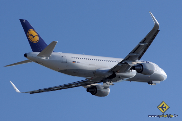 Airbus A320-214