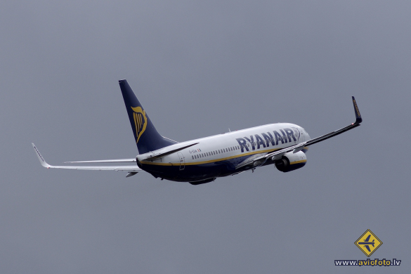 Boeing 737-8AS