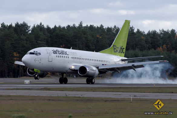 Boeing 737-53S