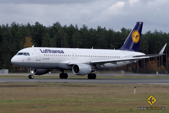 Airbus A320-214
