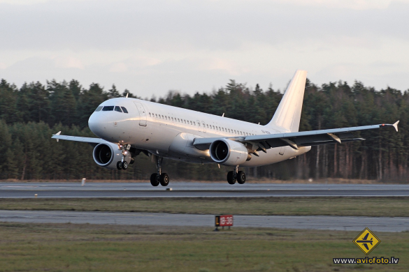 Airbus A320-214