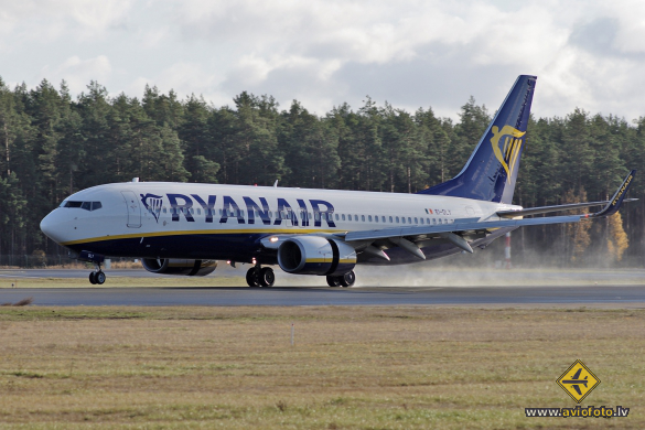 Boeing 737-8AS