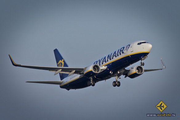 Boeing 737-8AS