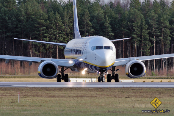 Boeing 737-8AS