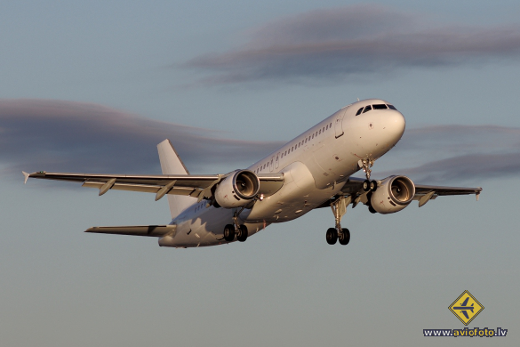 Airbus A320-211