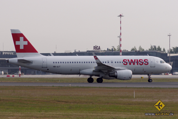 Airbus A320-214
