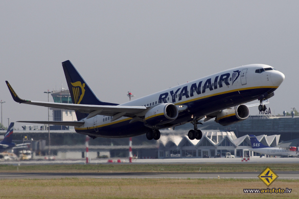 Boeing 737-8AS