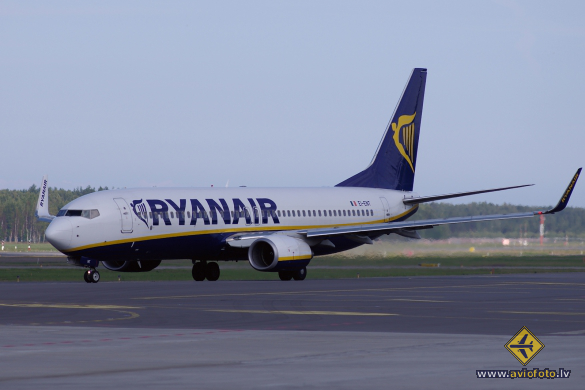 Boeing 737-8AS
