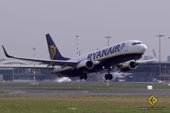 Boeing 737-8AS