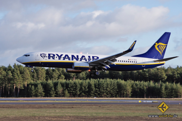 Boeing 737-8AS
