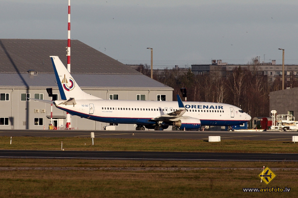 Boeing 737-86N