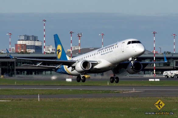 Embraer 190STD (ERJ-190-100STD)