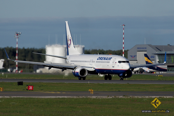 Boeing 737-8LJ