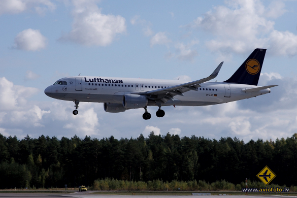 Airbus A320-214