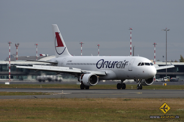 Airbus A320-214