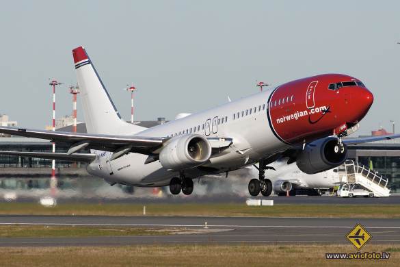 Boeing 737-8JP