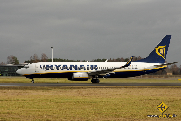 Boeing 737-8AS