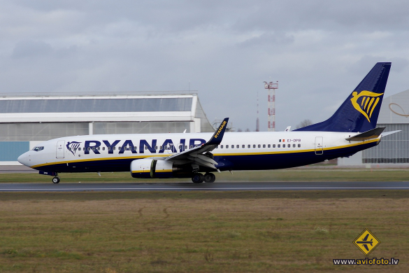 Boeing 737-8AS
