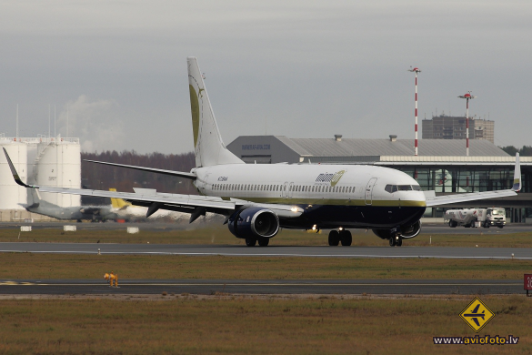 Boeing 737-8Q8
