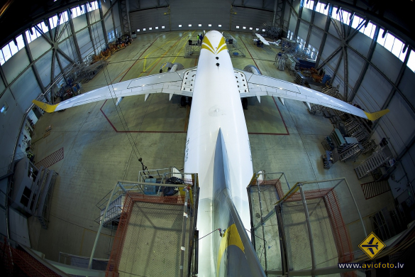 Boeing 737-86N
