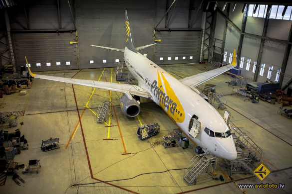 Boeing 737-86N