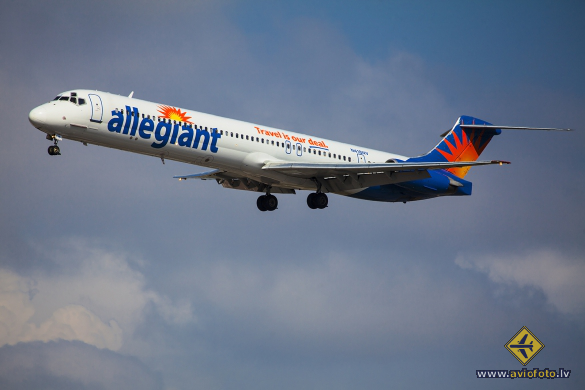 McDonnell Douglas MD-82 (DC-9-82)