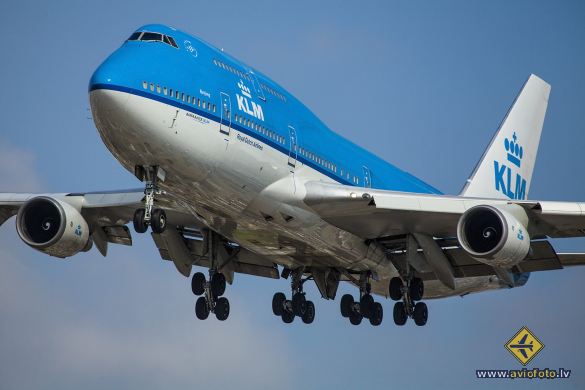 Boeing 747-406