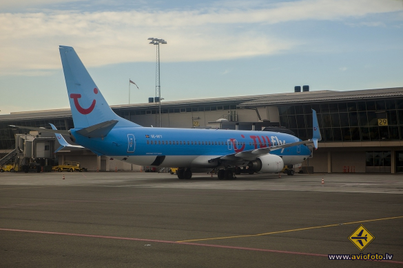 Boeing 737-8K5