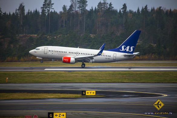 Boeing 737-76N