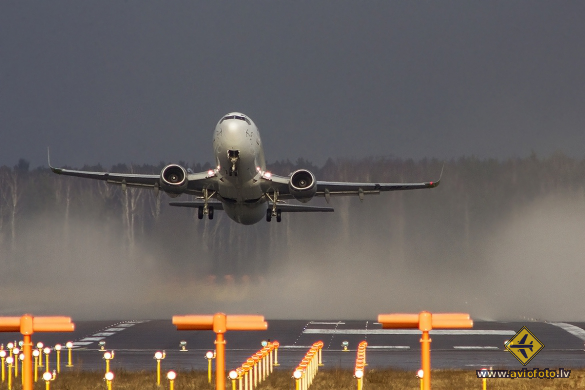 Boeing 737-36Q