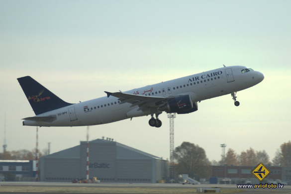Airbus A320-214