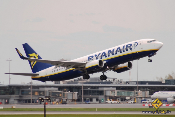 Boeing 737-8AS