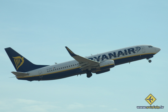 Boeing 737-8AS