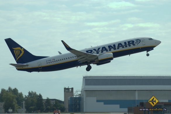 Boeing 737-8AS