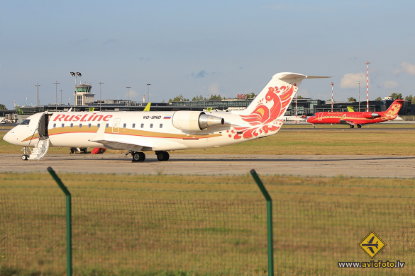 Bombardier CRJ-100LR (CL-600-2B19)