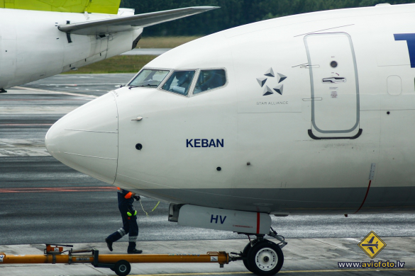 Boeing 737-8F2