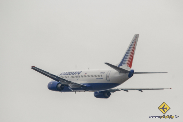 Boeing 737-524