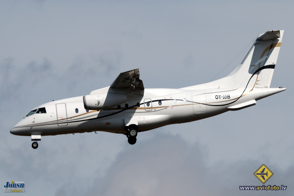 Fairchild Dornier 328-310 328JET Envoy 3