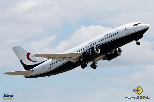 Boeing 737-329