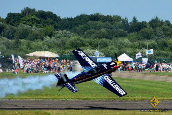 Extra EA-300LC