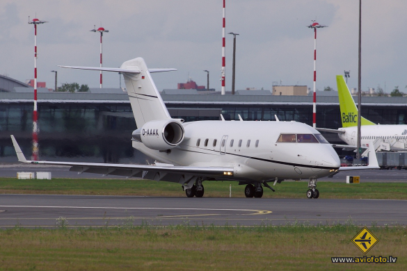 Bombardier Challenger 604 (CL-600-2B16)