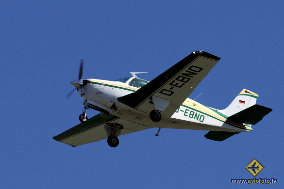 Beech F33A Bonanza