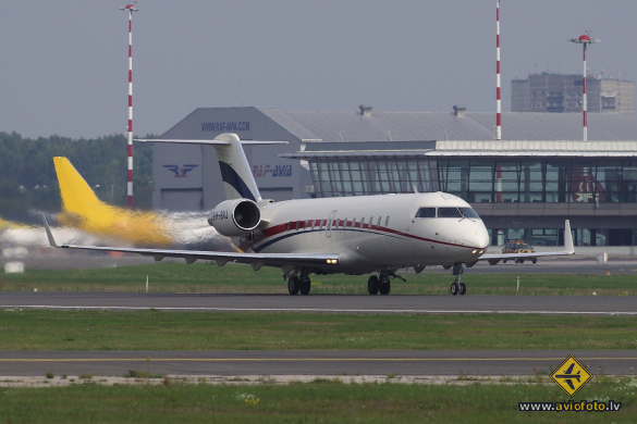 Bombardier CRJ-200LR (CL-600-2B19)