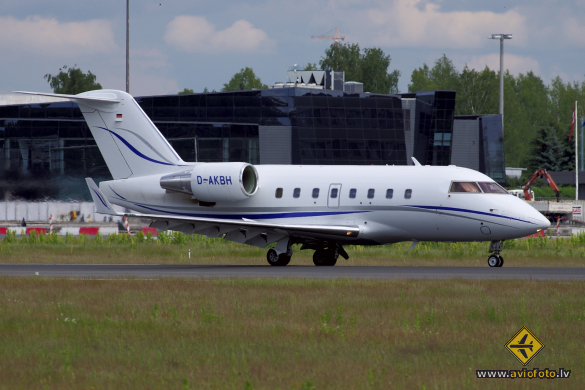Bombardier Challenger 604 (CL-600-2B16)